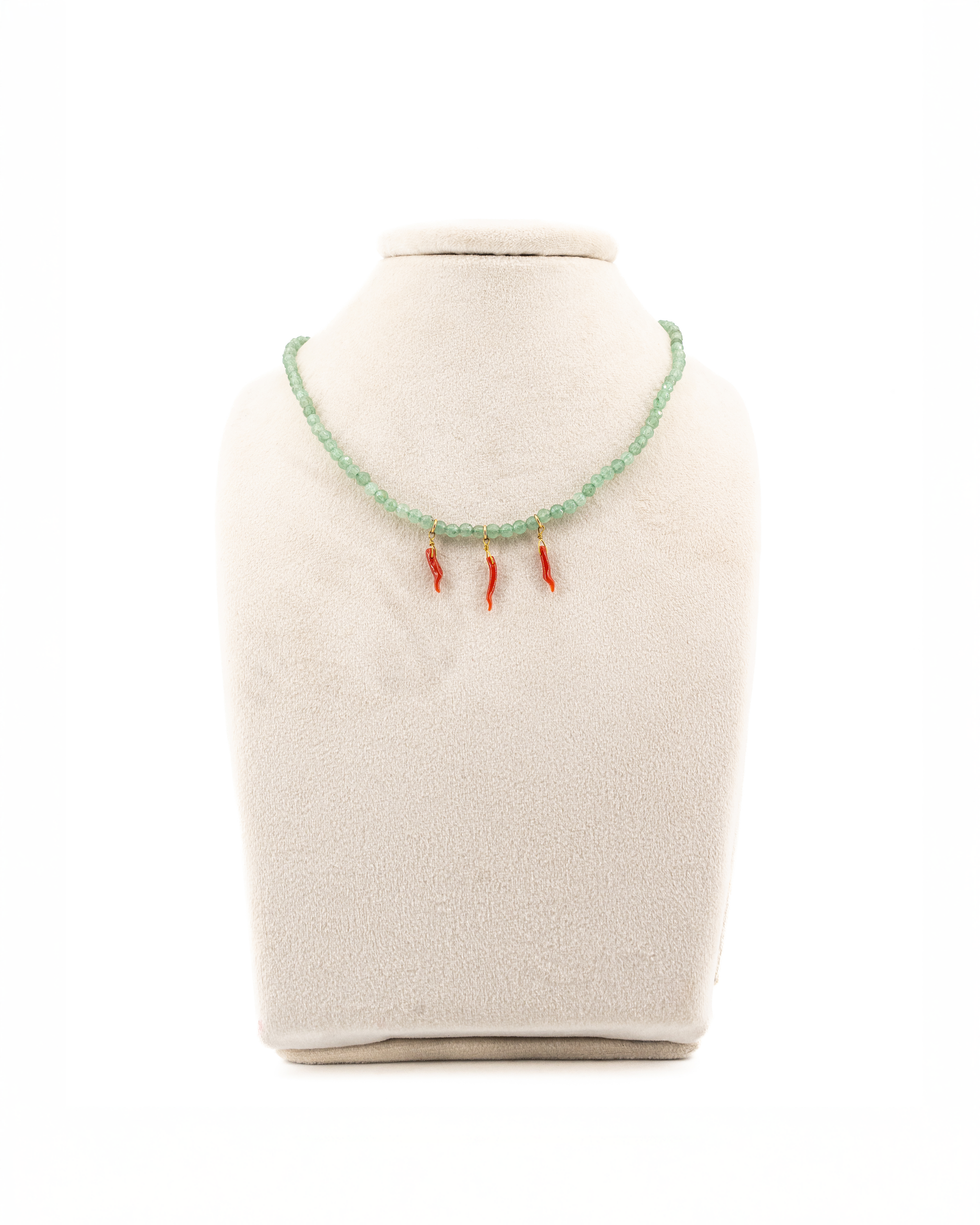 Collana con Avventurina verde e cornetti in corallo